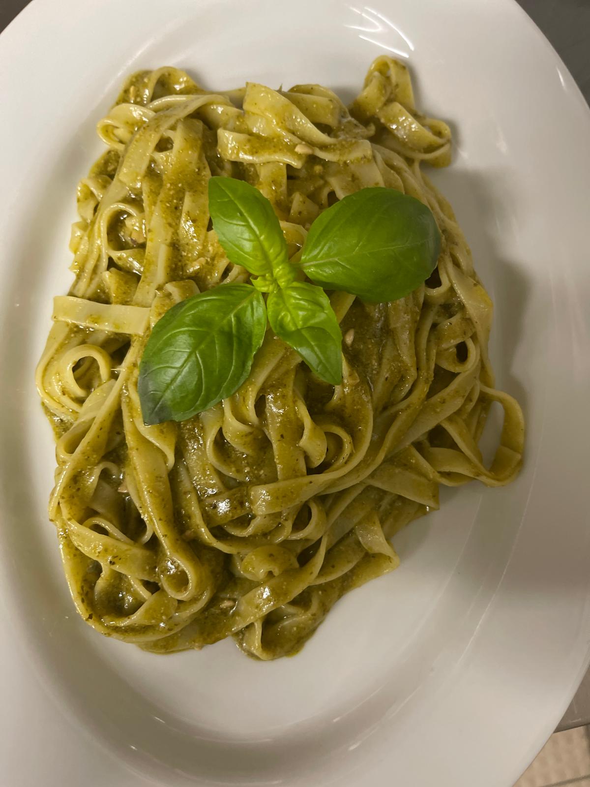 Tagliatelle al pesto with fresh basil